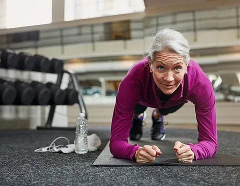 Señora realizando ejercicio